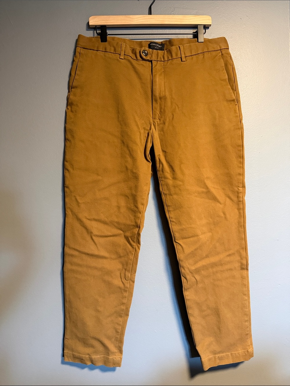 35x32 Banana Republic Men's Slim Fit Chinos
